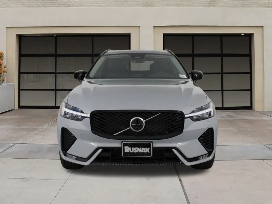 2026 Volvo XC60 B5 Plus photo 1