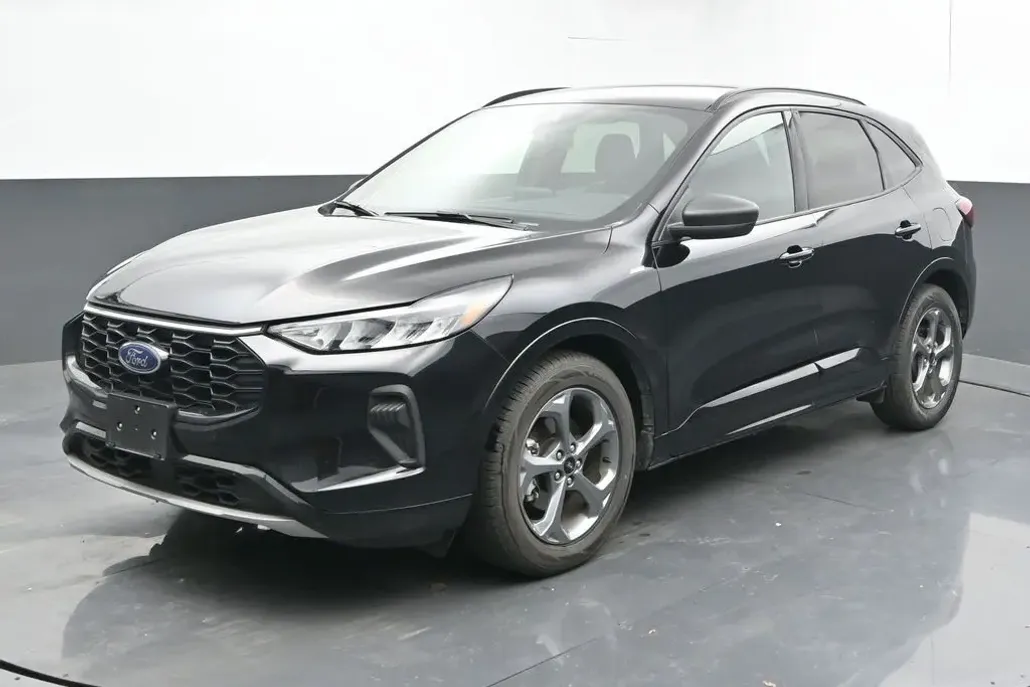 2024 Ford Escape ST-Line photo 1