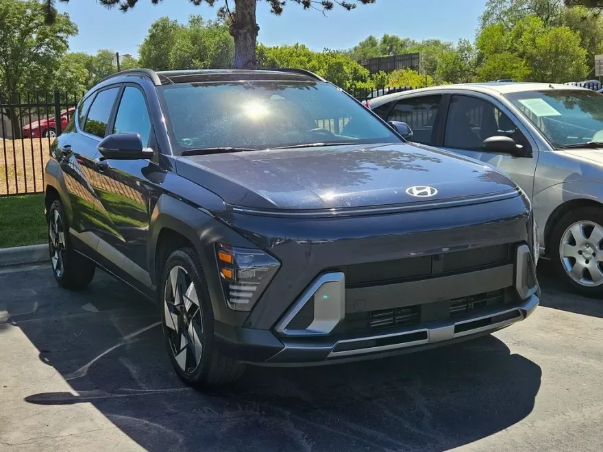 2024 Hyundai Kona Limited photo 1