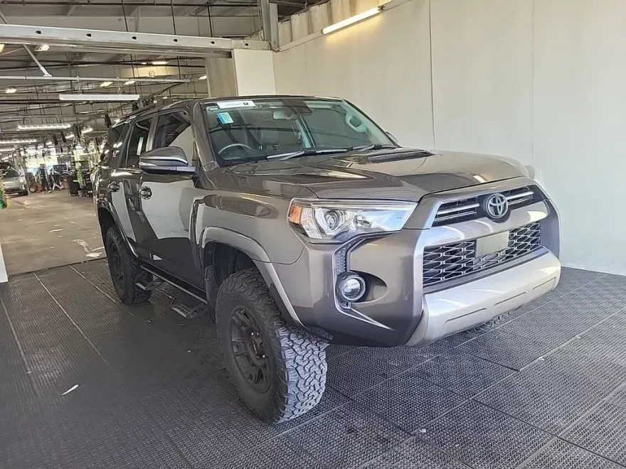 2021 Toyota 4Runner TRD Off-Road Premium photo 1