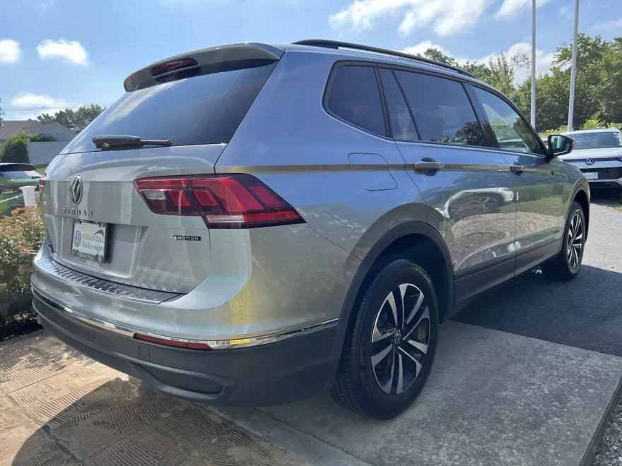 2023 Volkswagen Tiguan S photo 1