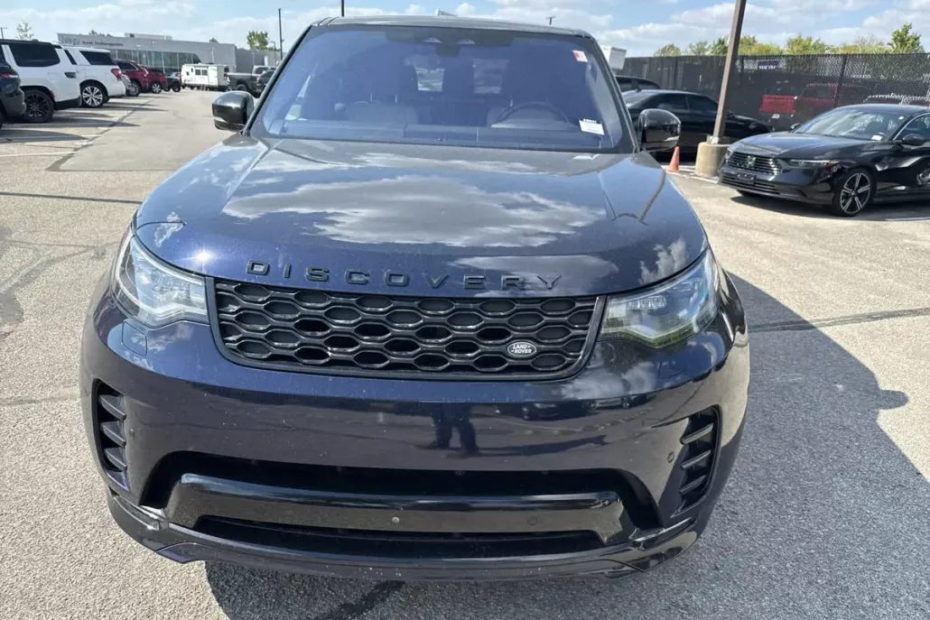 2022 Land Rover Discovery S R-Dynamic photo 1