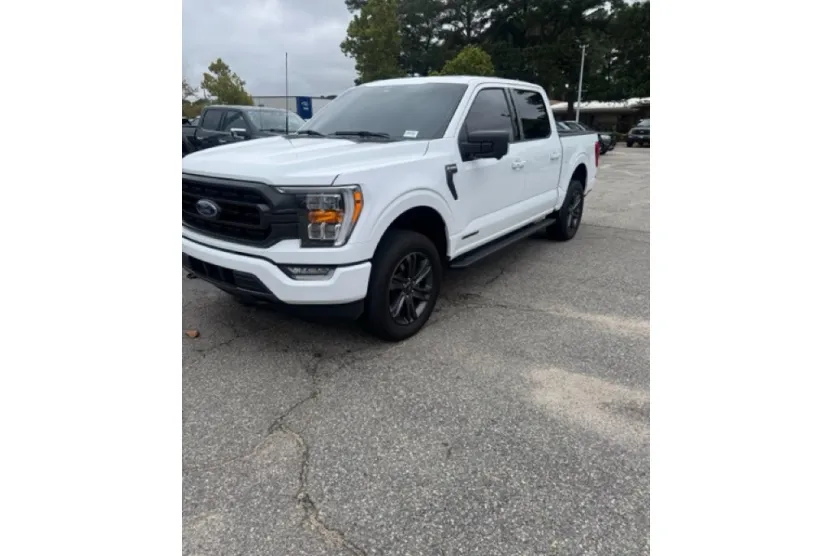 2023 Ford F-150 XLT photo 1