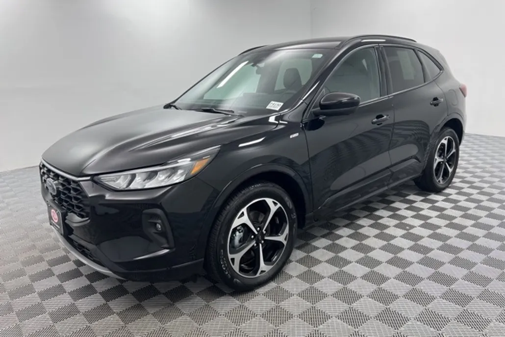 2023 Ford Escape ST-Line Select photo 1