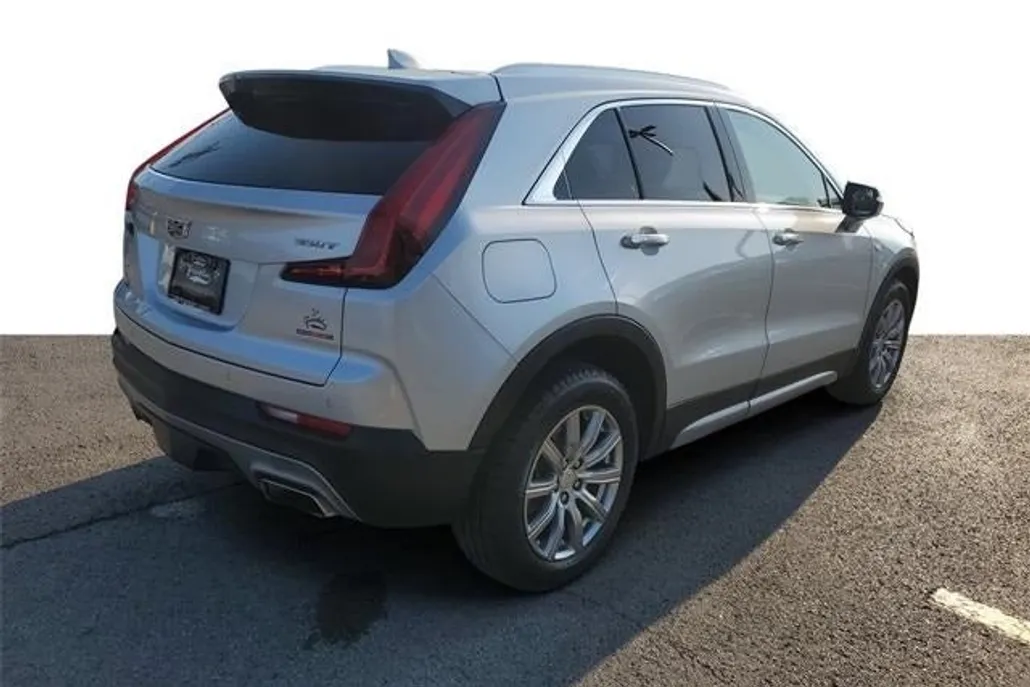 2021 Cadillac XT4 Premium Luxury photo 1