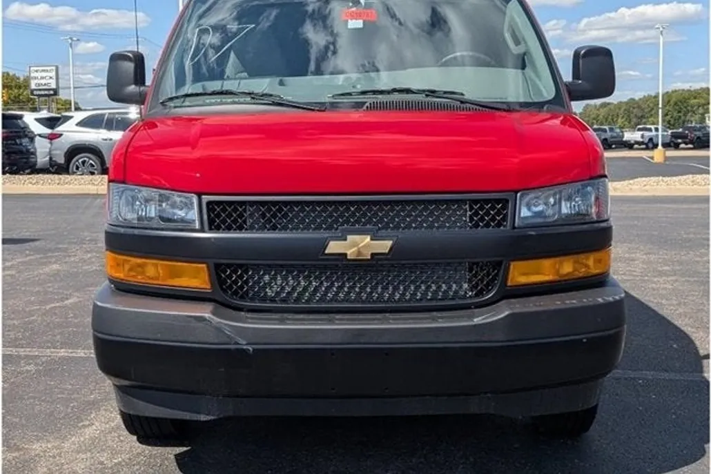 2025 Chevrolet Express Cargo 2500 photo 1