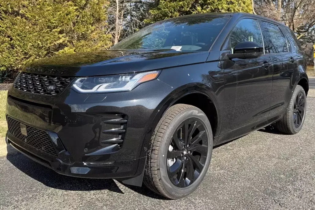 2025 Land Rover Discovery Sport Dynamic SE photo 1