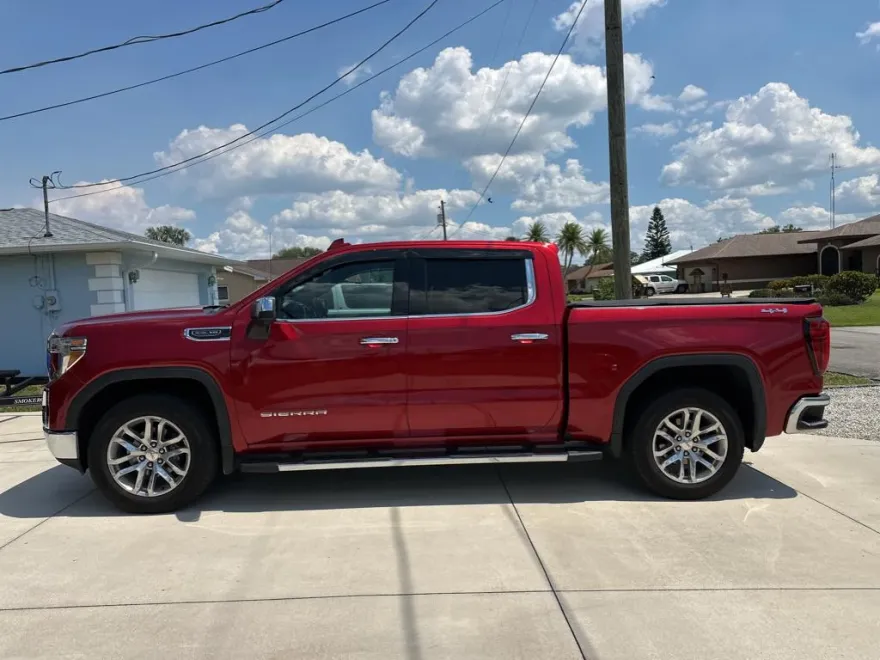 2021 Gmc Sierra SLT photo 1