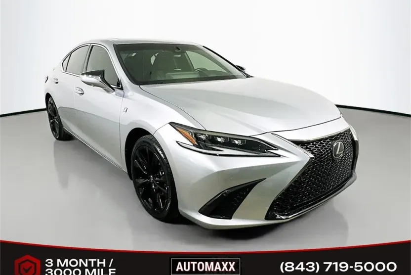 2023 Lexus ES 300h photo 1