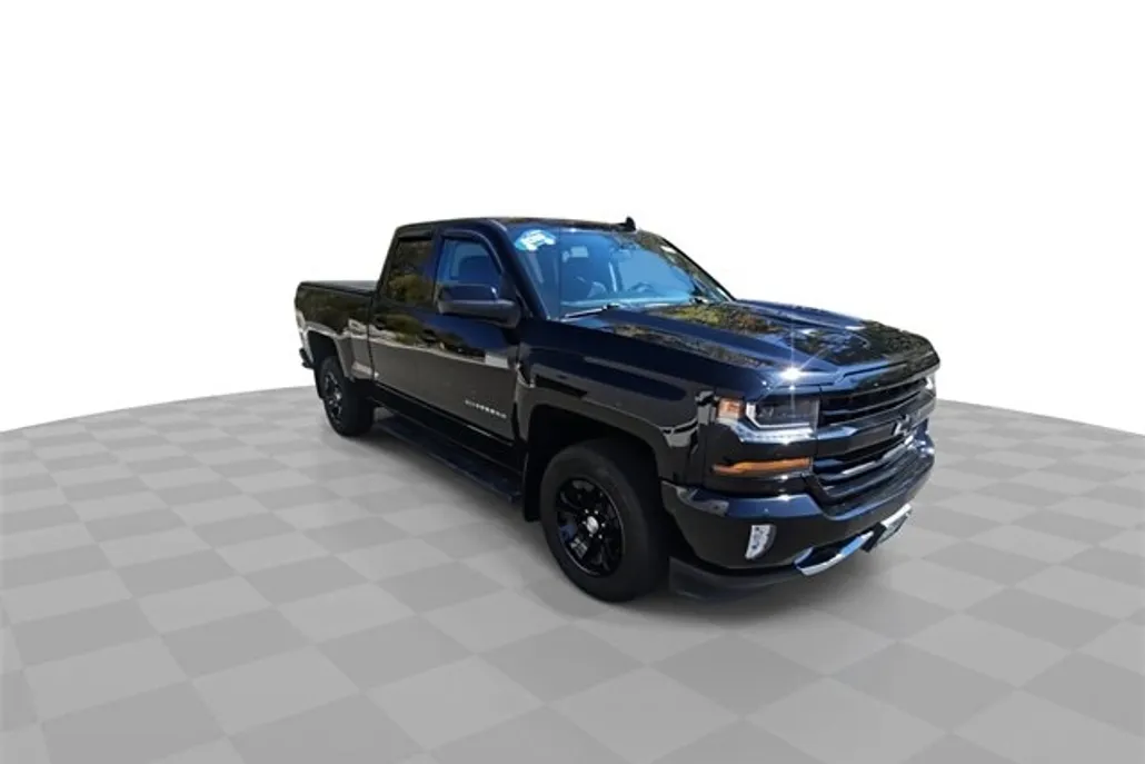 2019 Chevrolet Silverado LT photo 1