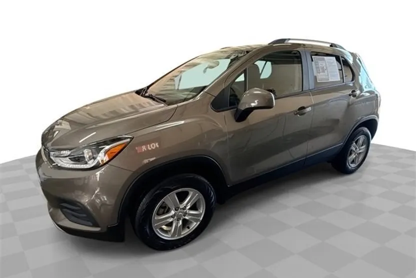 2022 Chevrolet Trax LT photo 1