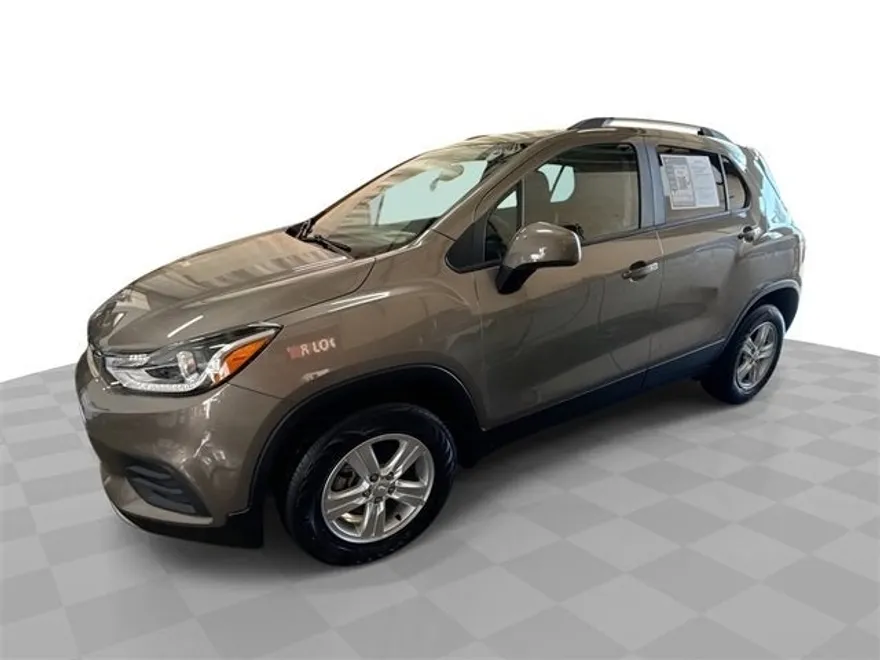 2022 Chevrolet Trax LT photo 1