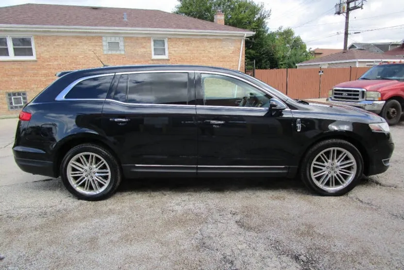 2014 Lincoln MKT EcoBoost photo 1