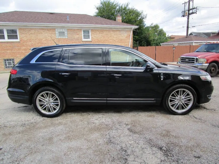 2014 Lincoln MKT EcoBoost photo 1