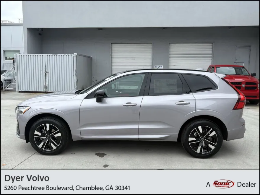 2026 Volvo XC60 B5 Core photo 1