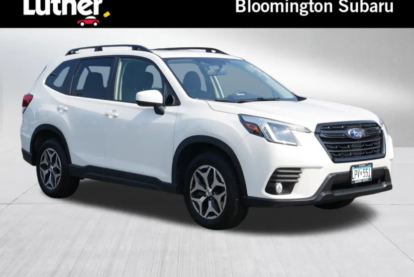 2023 Subaru Forester Premium photo 1