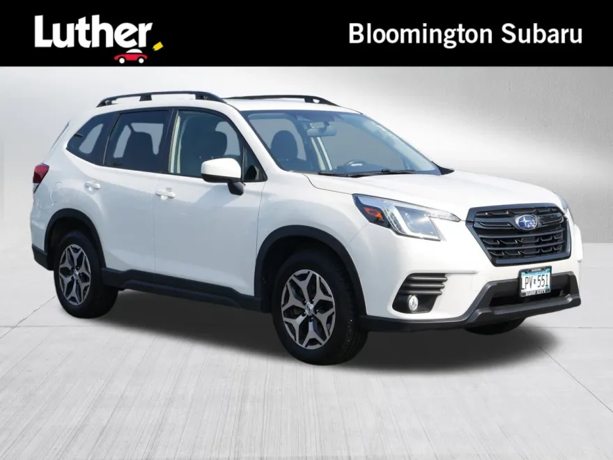 2023 Subaru Forester Premium photo 1