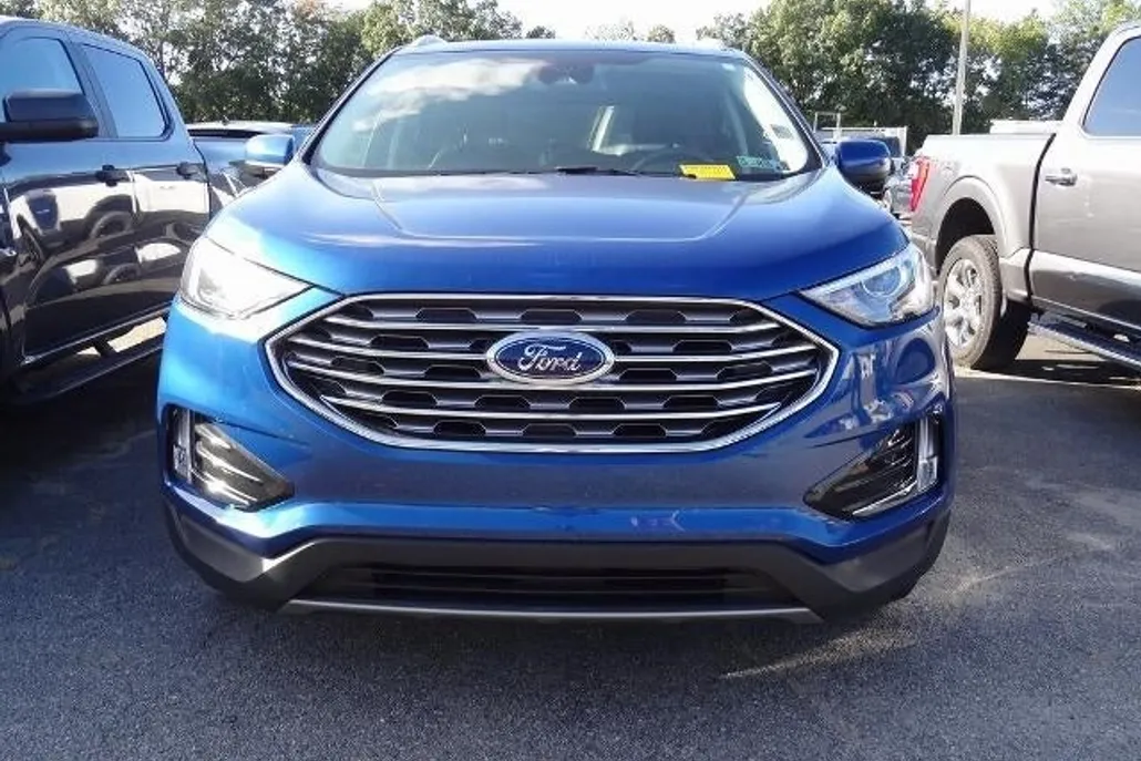 2022 Ford Edge SEL photo 1