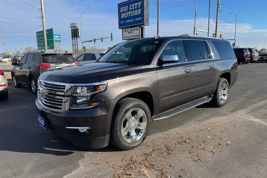 2017 Chevrolet Suburban Premier photo 1