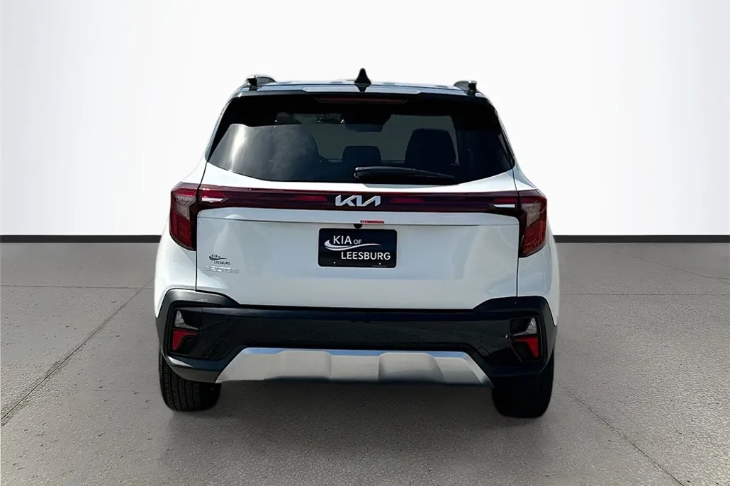 2025 Kia Seltos S photo 1