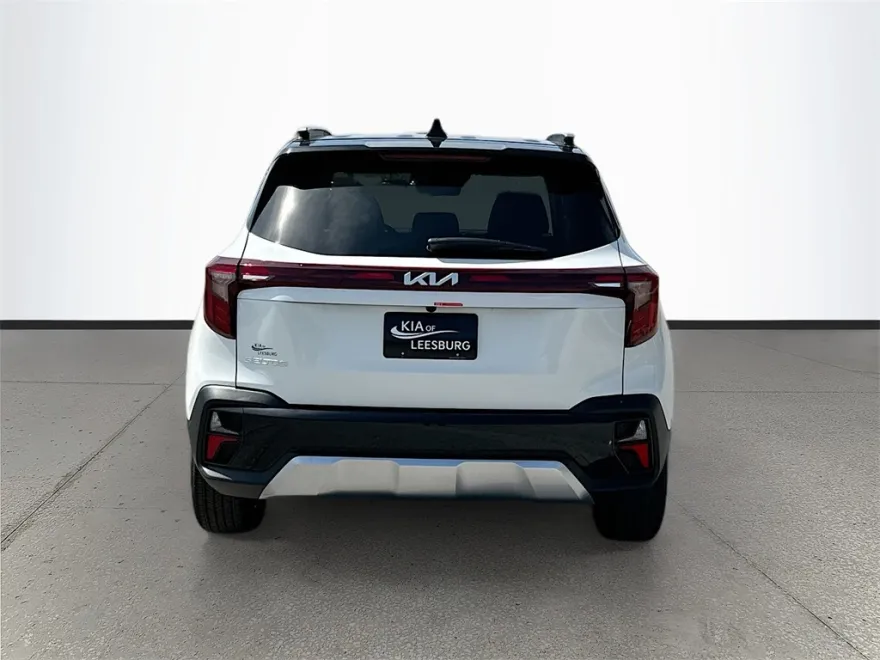 2025 Kia Seltos S photo 1