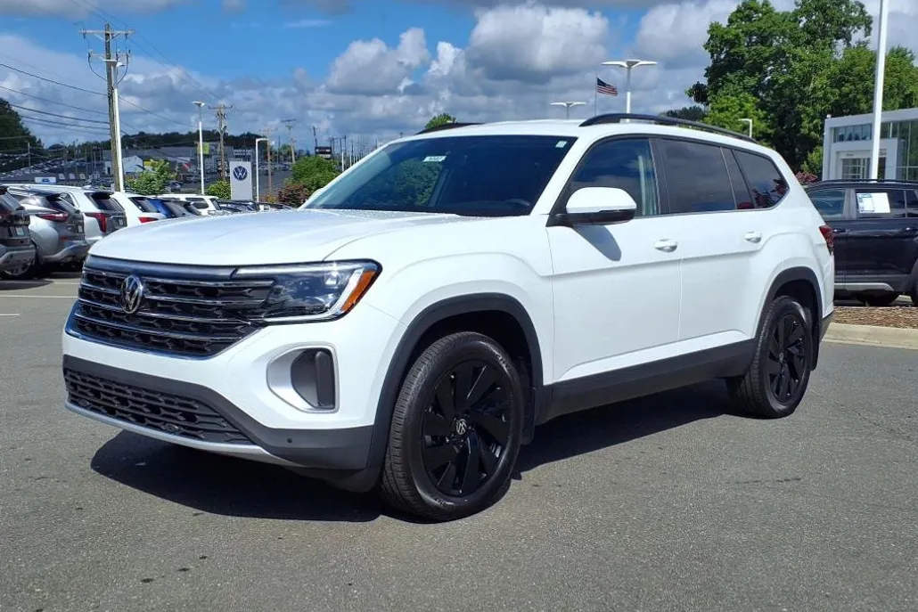 2025 Volkswagen Atlas SE Technology photo 1