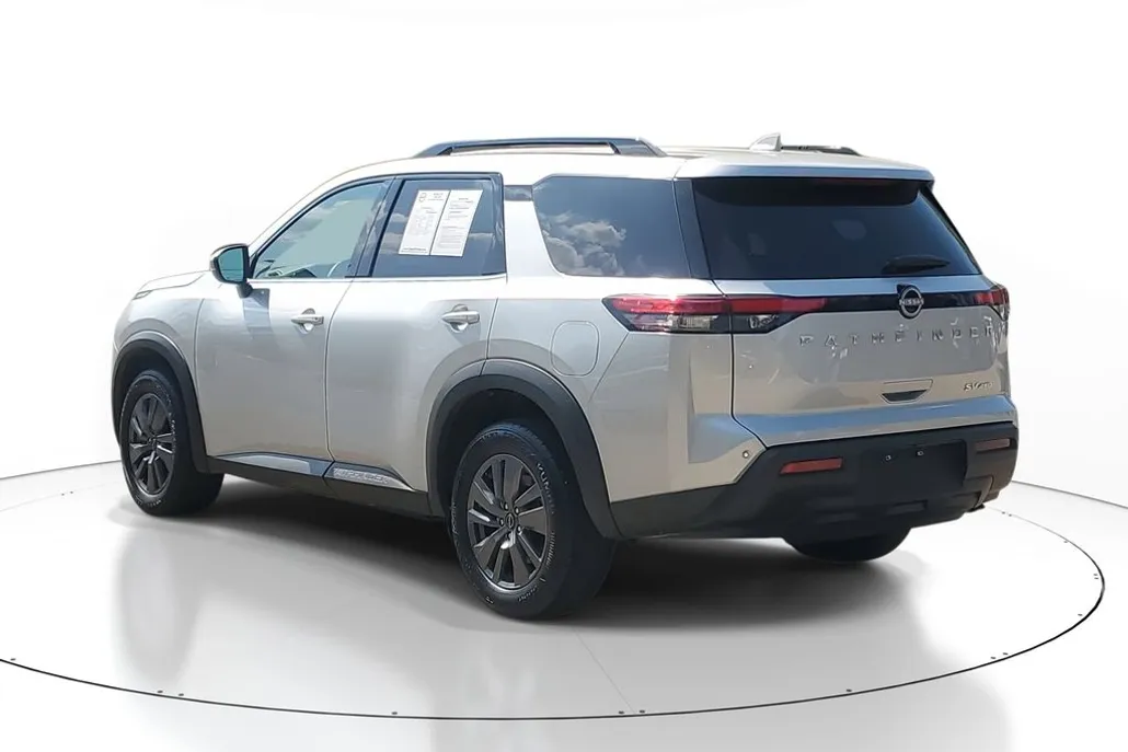 2024 Nissan Pathfinder SV photo 1