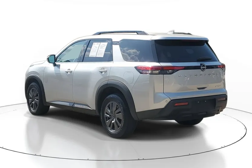 2024 Nissan Pathfinder SV photo 1