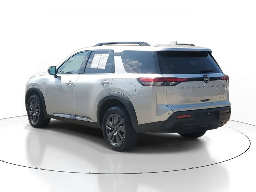 2024 Nissan Pathfinder SV photo 1