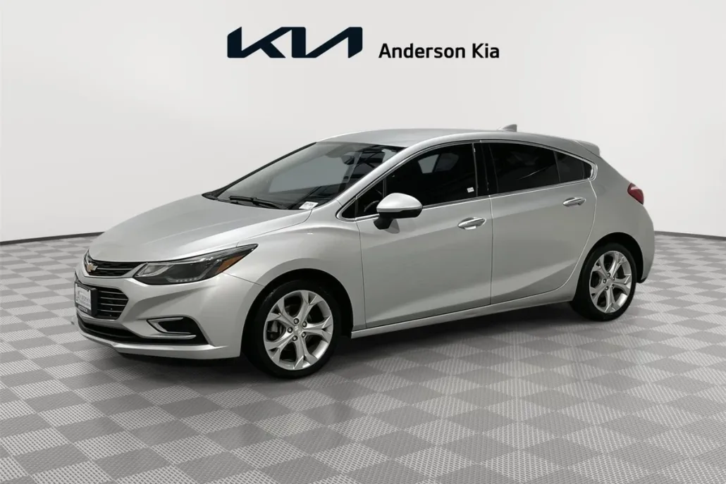 2017 Chevrolet Cruze Premier photo 1
