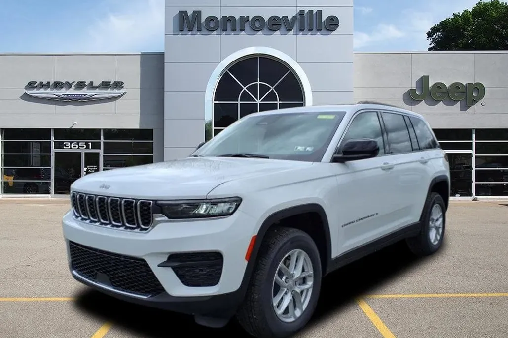 2025 Jeep Grand Cherokee Laredo X photo 1