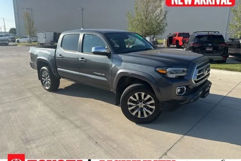 2021 Toyota Tacoma Limited photo 1