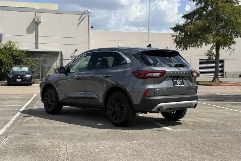 2023 Ford Escape Active photo 1