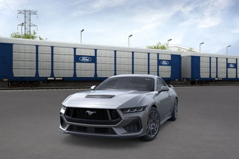 2025 Ford Mustang GT photo 1
