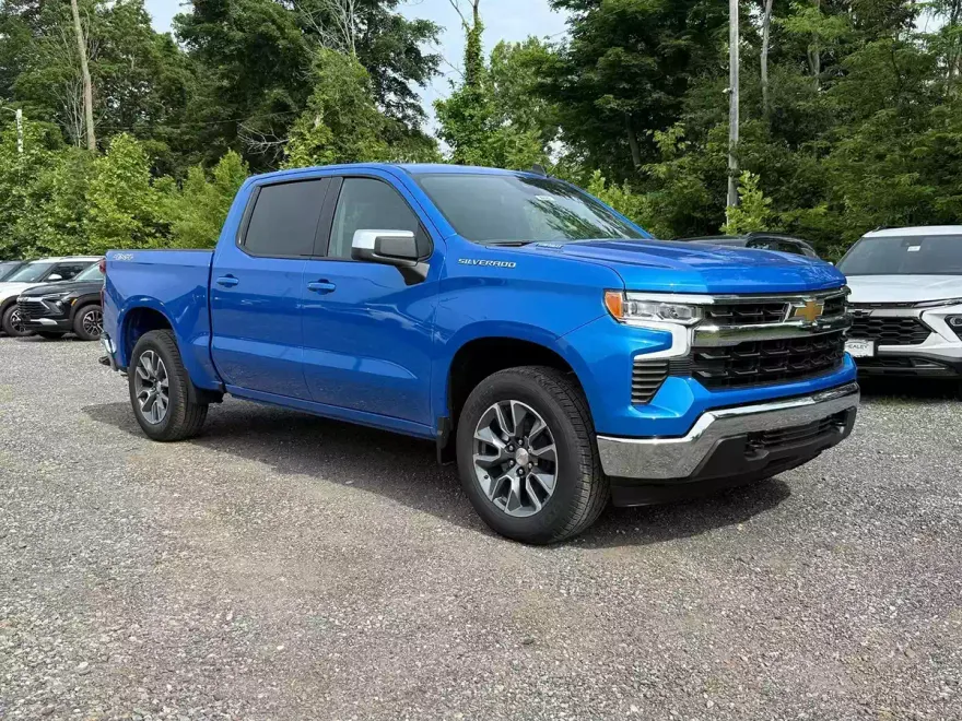 2025 Chevrolet Silverado 1500 LT photo 1