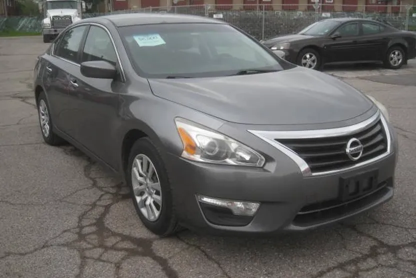 2015 Nissan Altima 2.5 S photo 1