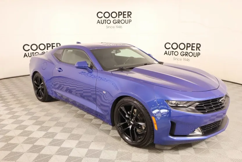 2020 Chevrolet Camaro 1LT photo 1
