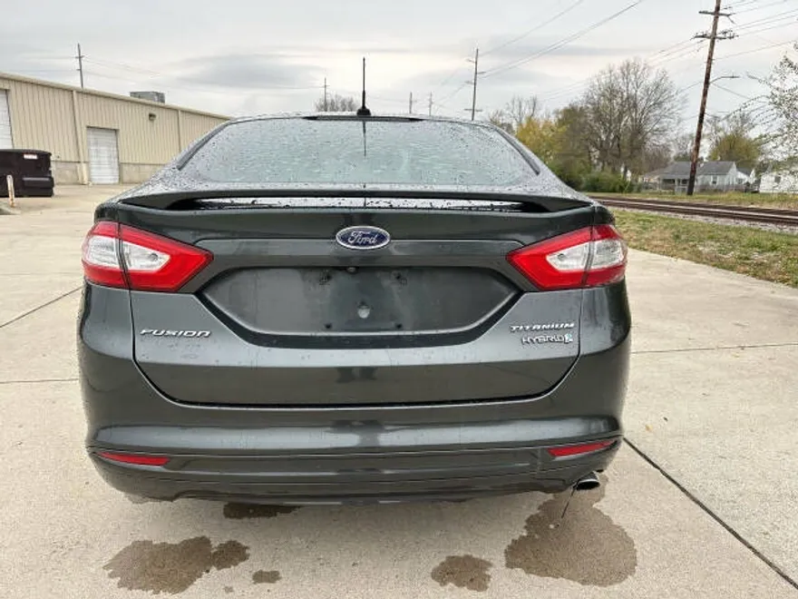 2015 Ford Fusion Hybrid Titanium photo 1