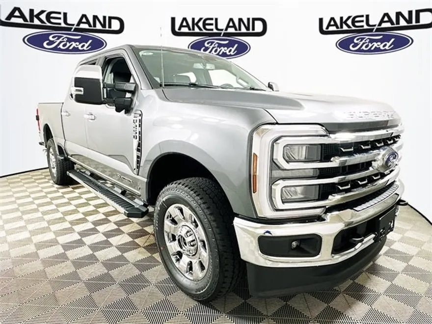 2025 Ford F-250 Lariat photo 1
