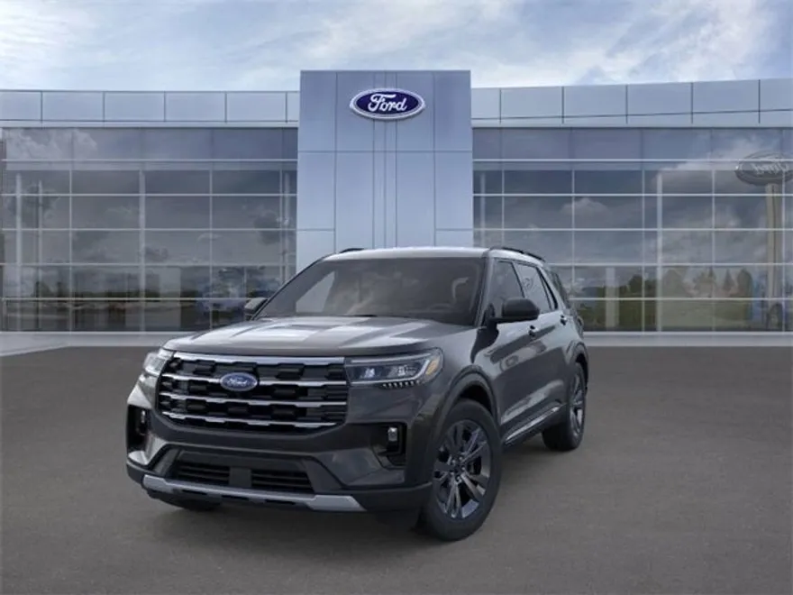2025 Ford Explorer photo 1