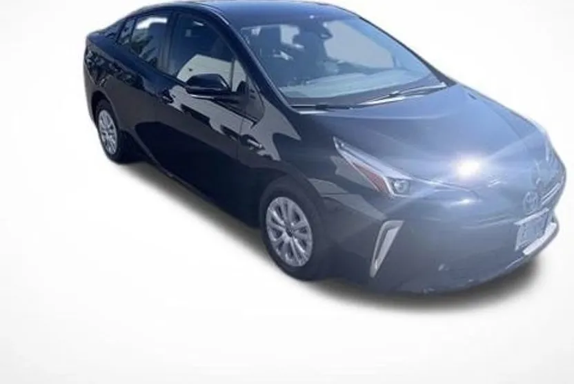 2022 Toyota Prius LE photo 1