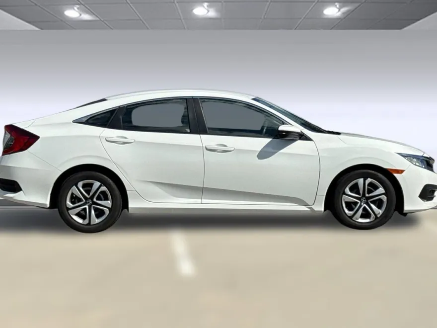 2018 Honda Civic LX photo 1