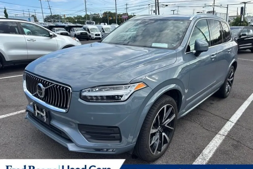 2020 Volvo XC90 T6 Momentum photo 1