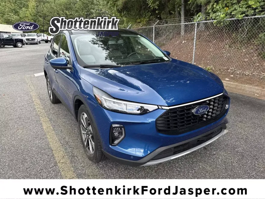 2023 Ford Escape Platinum photo 1
