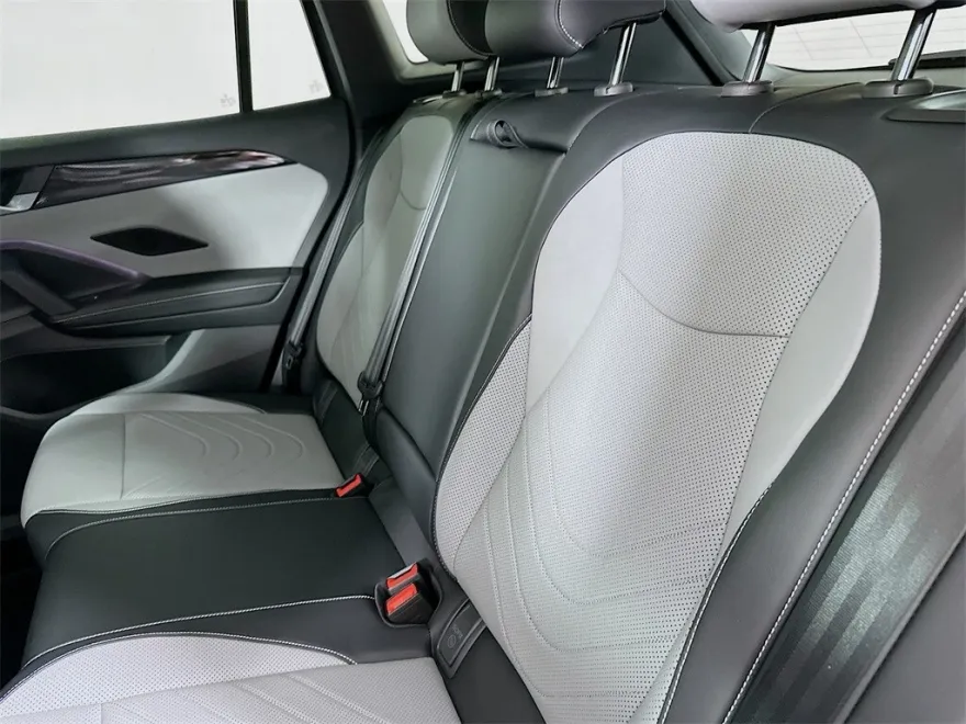 2025 Volkswagen Tiguan SE R-Line Black photo 1