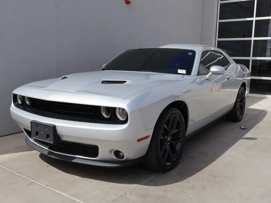 2020 Dodge Challenger SXT photo 1