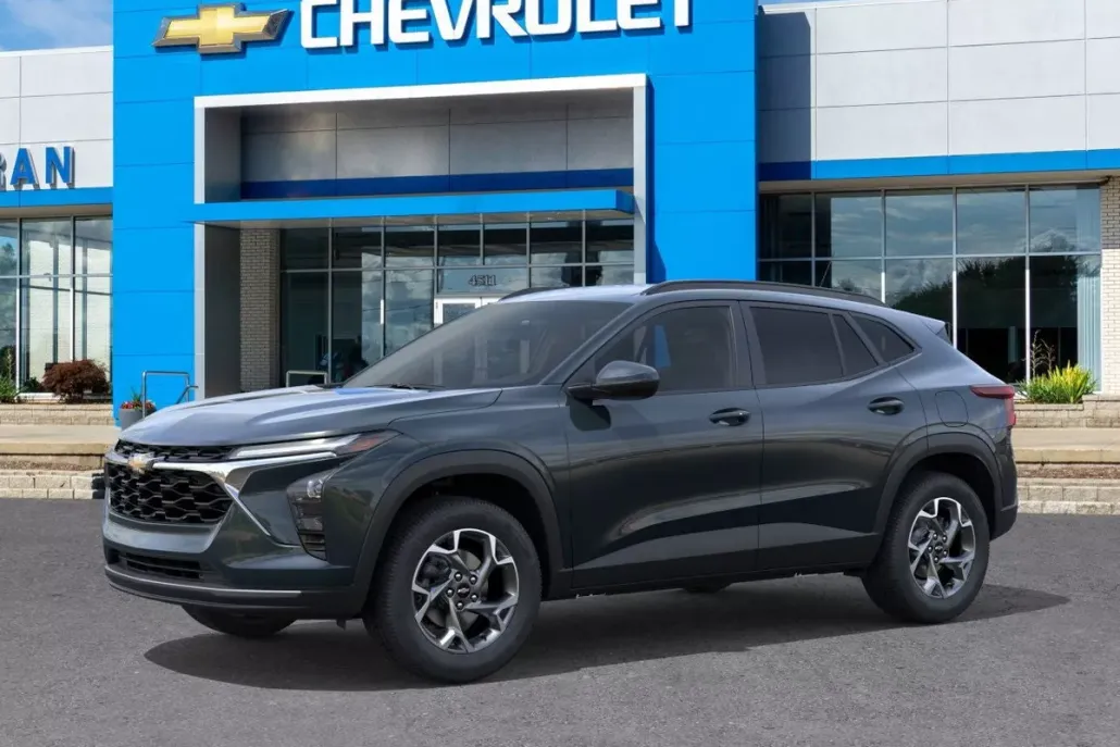 2025 Chevrolet Trax LT photo 1