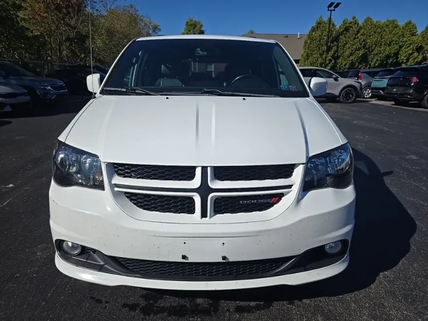 2019 Dodge Grand Caravan GT photo 1