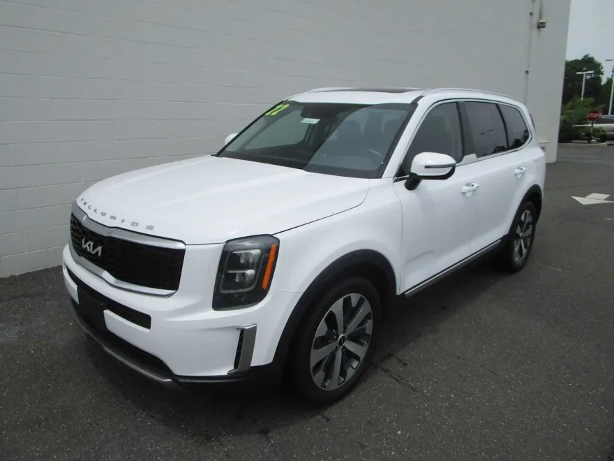 2022 Kia Telluride EX photo 1