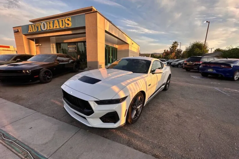 2024 Ford Mustang GT Premium photo 1